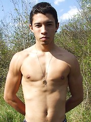 Sweet twink guy outdoor naked shows his great body