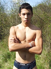 Sweet twink guy outdoor naked shows his great body