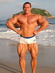 Latin bodybuilder Tito Ortiz posing