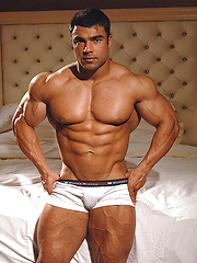 Eduardo Correa muscle man
