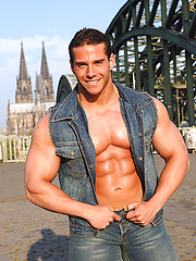 Roberto Castellano posing outdoors