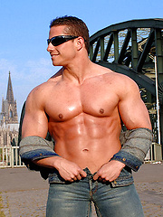 Roberto Castellano posing outdoors