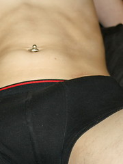 Rocker boy Tyler Ellis jerks off his nice cock