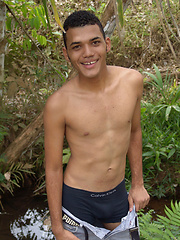 Tomas gets back to nature with a jerk-off session