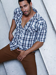 Muscular hunks Alexy Tyler and Adrian Long fuck session