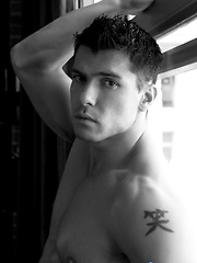 Anton Rivera He has the piercing eyes, a perfectly chiseled jaw line and muscles for days