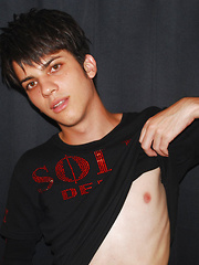 Shosei is a very sexy twink from Osaka