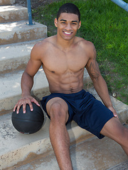 Well-sculpted jock Brett